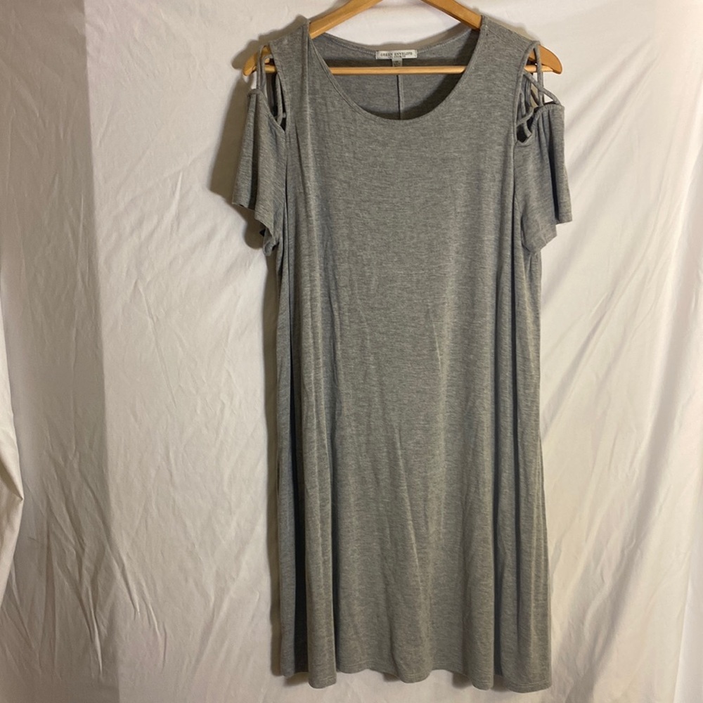 Woman’s dress size 1X